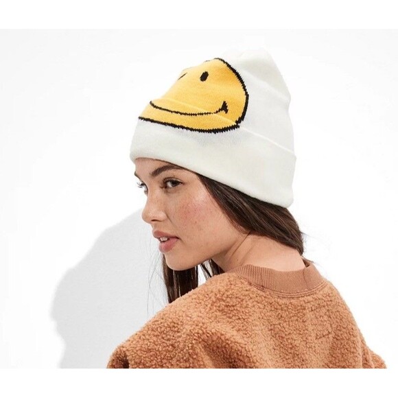 American Eagle AE Smiley Beanie Winter Fall Girl Boy Cold Weather Accessories - Picture 1 of 6